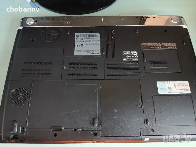 18.4" Ретро флагман Toshiba Qosmio G50-132 / 4GB RAM / 400GB HDD / Здрава батерия, снимка 8 - Лаптопи за дома - 56245804