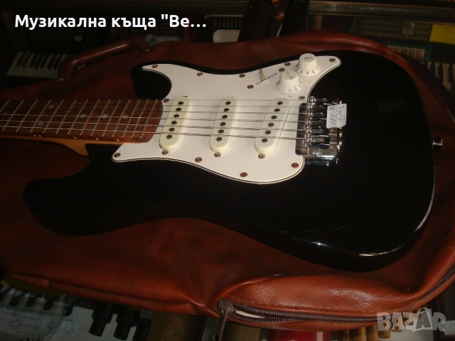 Електрическа детска китара Harley Benton с кожен калъф, снимка 17 - Китари - 52443736