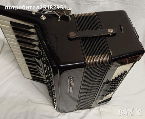 Акордеон WELTMEISTER Serino  60basa , снимка 3 - Акордеони - 53305649