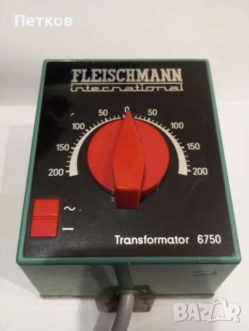 Захранващ трансформатор за електрическо влакче.