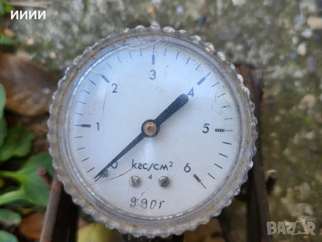 Крачна помпа за кола с манометър, снимка 2 - Аксесоари и консумативи - 56449012