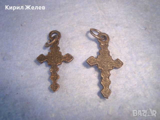 Две МЕСИНГОВИ СТАРИ РАЗПЯТИЯ КРЪСТЧЕТА МАЙСТОРСКИ 11882, снимка 5 - Колиета, медальони, синджири - 36954432