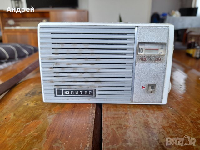 Старо радио,радиоприемник Юпитер М, снимка 2 - Антикварни и старинни предмети - 40802361