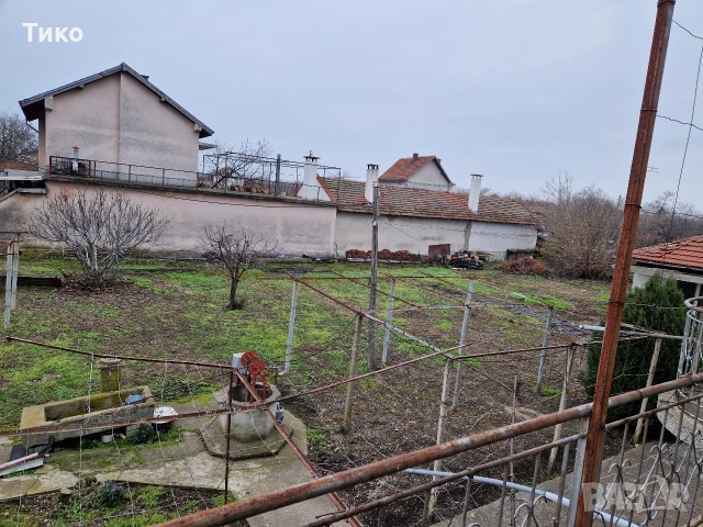 Двуетажна къща в село Средец , снимка 11 - Къщи - 52890647
