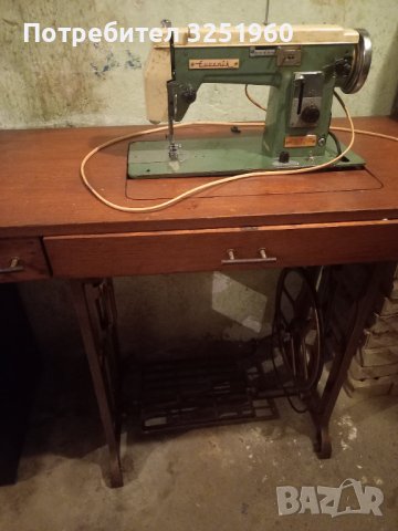 Продавам крачна шевна  машина  марка Lucznik,   модел 431