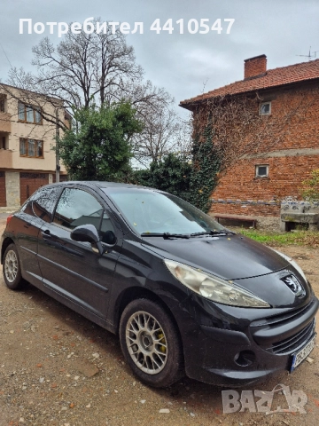 Продавам личния си автомобил