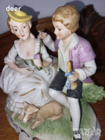 Красива порцеланова статуетка от Западна Европа, снимка 5 - Статуетки - 39383561