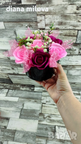 Кашпа с рози от креп хартия!!, снимка 9 - Декорация за дома - 53168992