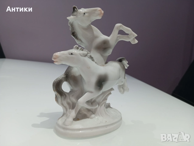  Порцеланова красива фигура с коне маркирана , снимка 10 - Декорация за дома - 52564064
