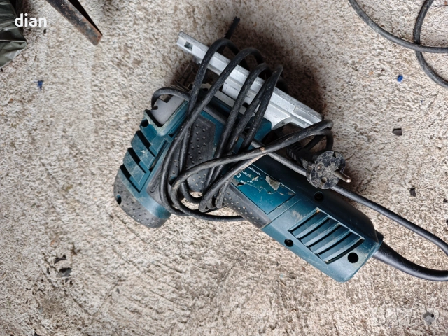 Bosch GST100 CE прободен трион зеге, снимка 3 - Триони и циркуляри - 53907179