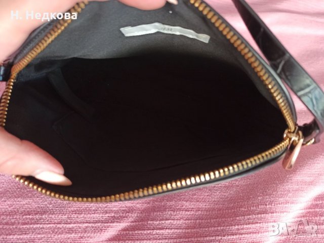 Малка черна чанта на H&M, снимка 5 - Чанти - 34235308