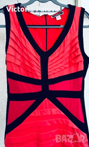 Спортно-елегантна коралова рокля с контрастни панели – NIKIBIKI, размер L, снимка 5 - Рокли - 53978743