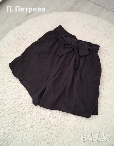 черни къси панталонки с панделка