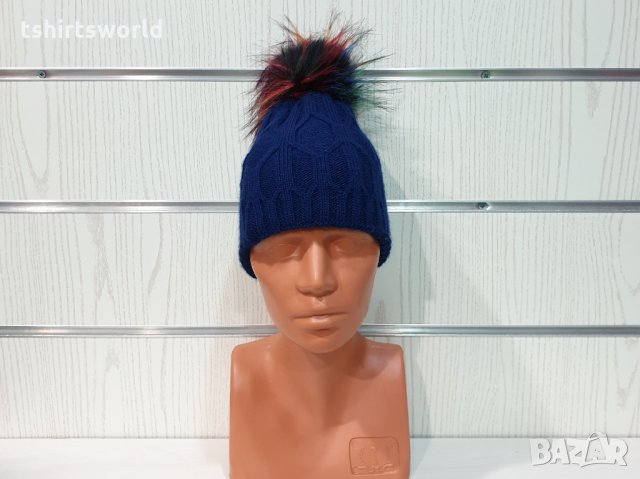 Нова зимна дамска тъмносиня шапка с шарен помпон/пух, снимка 3 - Шапки - 31664861