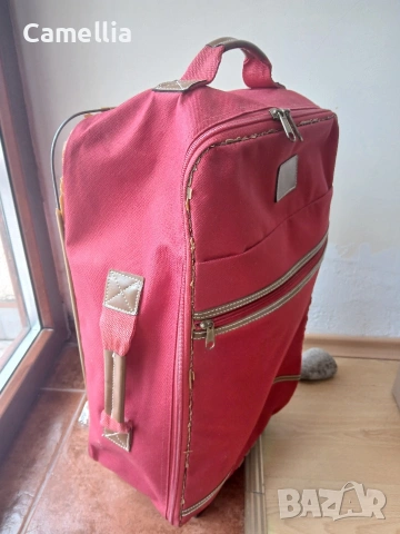 Куфар на колелца - малък, снимка 4 - Куфари - 53365493