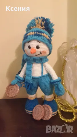 подарък за Коледа. Снежен човек с бисквити ORERO, Ръчно изработена, Плетена играчка