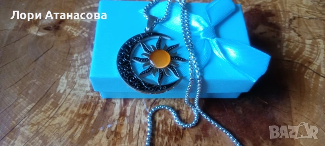 Модерно колие с висулка във формата на полумесец и слънце, снимка 3 - Колиета, медальони, синджири - 54005730