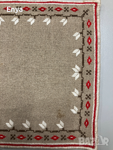 Салфетки за сервиране, снимка 4 - Покривки за маси - 44713006