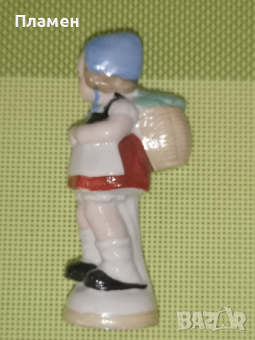 Fasold & Stauch Стара немска порцеланова фигура - момиче с кошница, снимка 6 - Колекции - 44589688