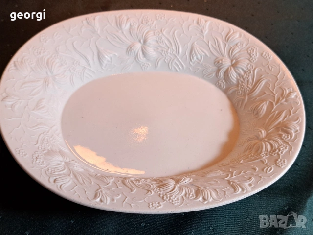 елипсовидно релефно порцеланово плато Kaiser M.Frey 34/4, снимка 3 - Аксесоари за кухня - 53988367