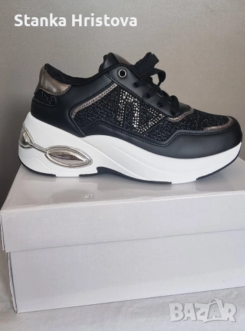 Дамски маратонки. 