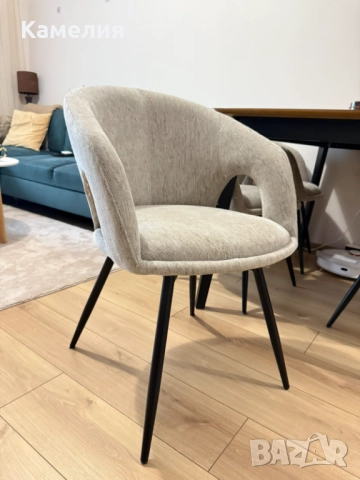 Четири красиви и много удобни трапезарни столове