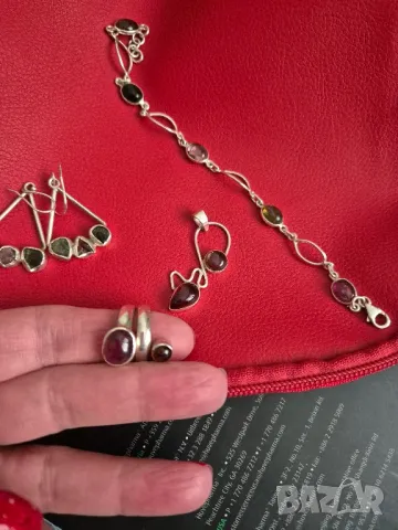 бижута M и М минералс, снимка 2 - Бижутерийни комплекти - 48740690