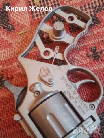 Пистолет играчка револвер стар метален 41266, снимка 5 - Колекции - 42822161