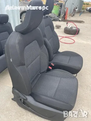 Салон, седалки предни и задни от Renault Clio 5 1. 0 TCe, 101 hp, 5sp. , engine H4D450, 77 000 km, снимка 2 - Части - 56234510