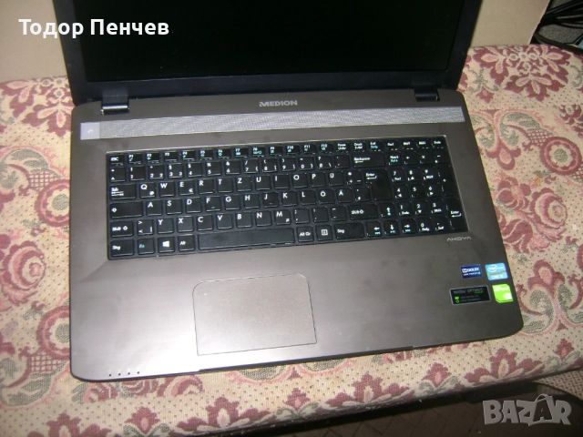 Medion - 17 инча, Core i3, 16 GB RAM, 256 GB SSD, зарядно, батерия, снимка 7 - Лаптопи за дома - 52908162