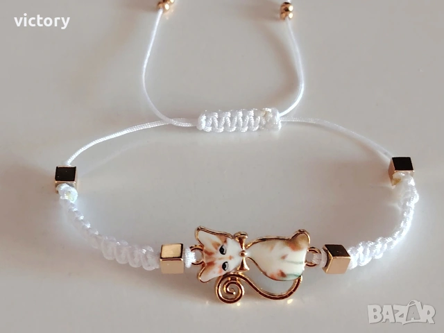 Ръчно изработена гривна Kitti Vibe, хематит 14K златно покритие, регулируема