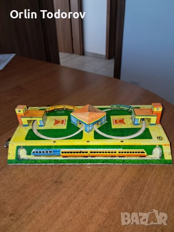 Продавам ретро механична играчка