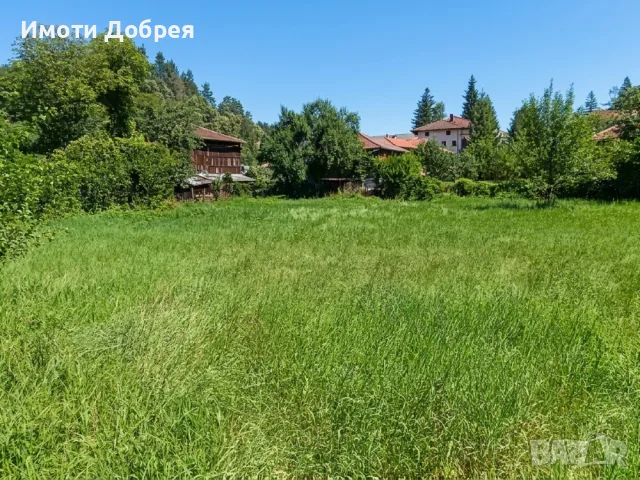 Парцел с гледка към връх Марагидик и река в сърцето на гр. Априлци