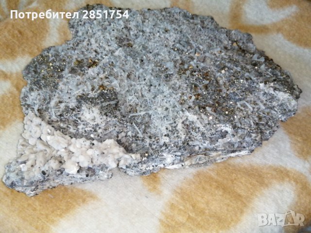 Друза галенит, пирит,кварц с тегло от 2.800кg , снимка 6 - Колекции - 36974780