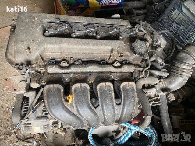 Кола на части toyota corolla 2004 година сив седан, снимка 14 - Части - 38880603