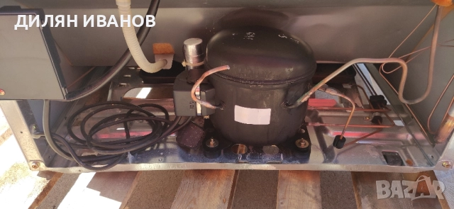 Хладилник с фризер SHARP, снимка 11 - Хладилници - 51792368