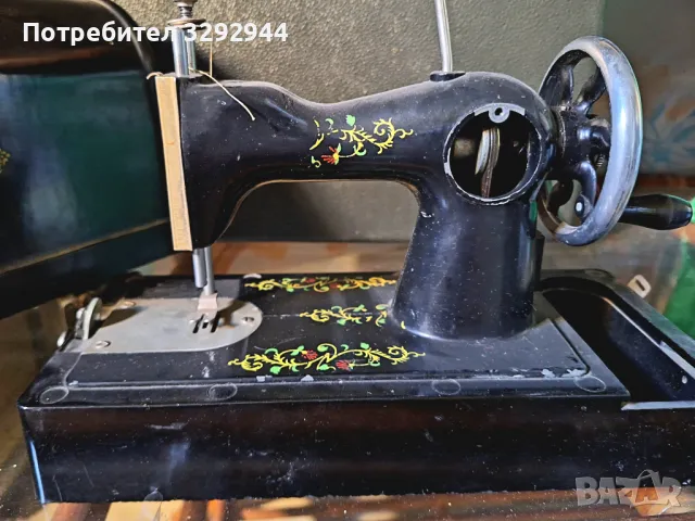 Стара играчка детска шевна машина