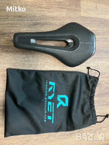 Ryet карбонова седалка за велосипед с 3D принтирана подложка