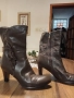 Елегантни ,тъмно кафяви боти, естествена кожа, удобен ток, номер 38, за по-слаб крак., снимка 1