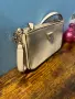 Оригинална дамска чанта на Guess, снимка 4