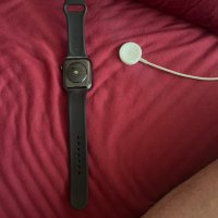 Apple Watch SE , снимка 3 - Смарт часовници - 40435342