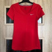 Дамска тениска Nike Pro , снимка 2 - Тениски - 36552958