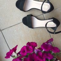 Сандали на ток, снимка 2 - Дамски обувки на ток - 29174910