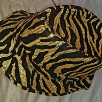 Тигрова шапка с паиети, снимка 4 - Шапки - 34042278