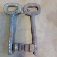 Стари ключове , снимка 1 - Антикварни и старинни предмети - 38109841