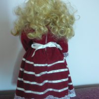 Колекционерска порцеланова кукла JULIE, снимка 2 - Колекции - 40689194