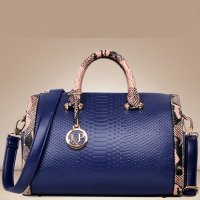 Елегантна дамска чанта през рамо от еко кожа, 3цвята - 023, снимка 6 - Чанти - 42074405