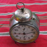 Часовник будилник-Рядък, снимка 1 - Антикварни и старинни предмети - 33833515