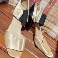 Елегантни дамски сатенени обувки 39, снимка 1 - Дамски обувки на ток - 40139352
