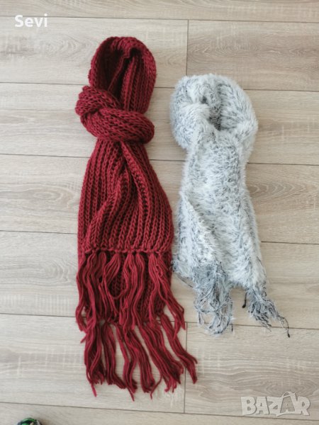 Топли пухени шалове за зимата!! 2 броя бяло и червено! , снимка 1
